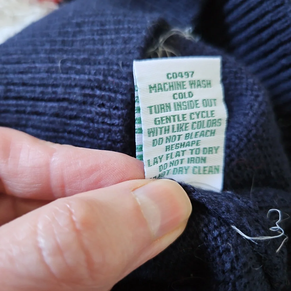 COPY - "UGLY" CHRISTMAS SWEATER, that's actually cute!!... size S - Picture 9 of 9